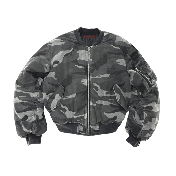 Justin着用RECKLESSSCHOLARS EVERYDAY BOMBER EVERYDAY BOMBER WASHED CAMMO BLACK – Reckless Scholars